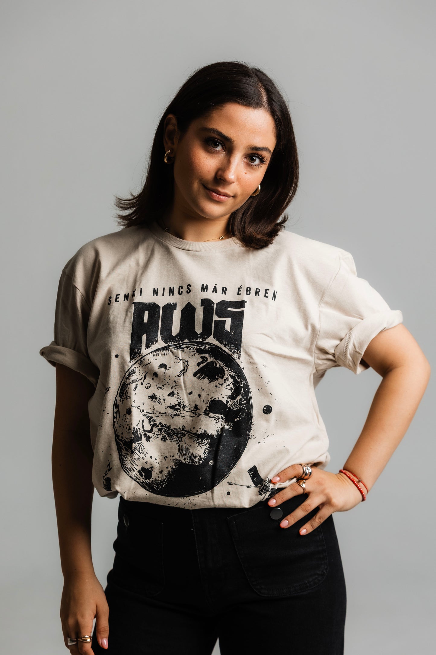 'SENKI NINCS MÁR ÉBREN' Póló